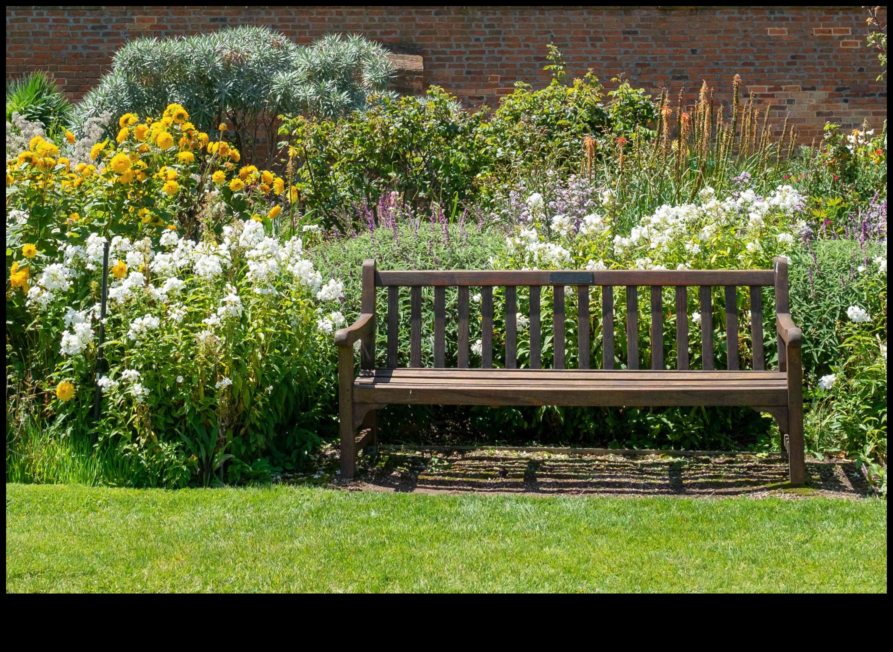 Blossom Palette: Δημιουργήστε το υπαίθριο καταφύγιό σας με έντεχνες πινελιές