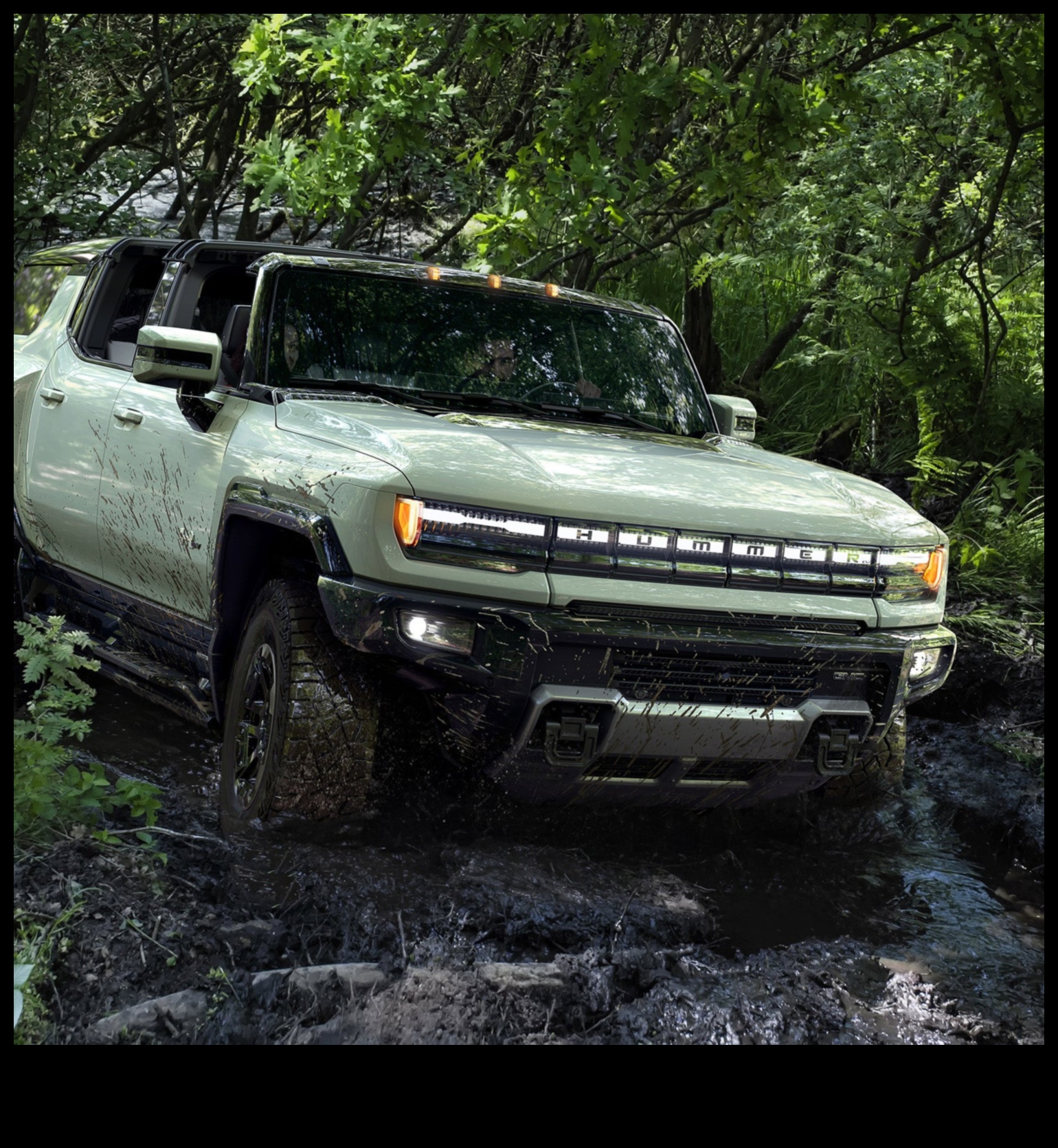 The Road Less Traveled Off-Roading with Adventurous Vehicles Εξερευνήστε την έρημο με στυλ με αυτά τα στιβαρά και ικανά οχήματα. 5 The Road Less Traveled: Off-Roading με περιπετειώδη οχήματα