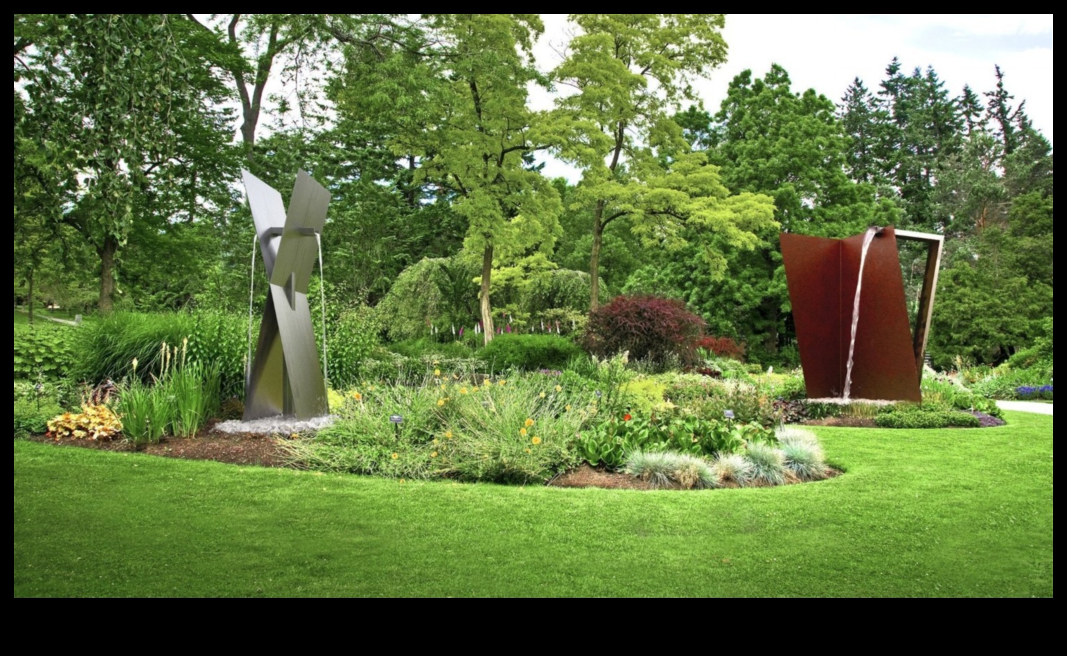 Sculptural Marvels: Crafting Outdoor Elegance with Garden Art