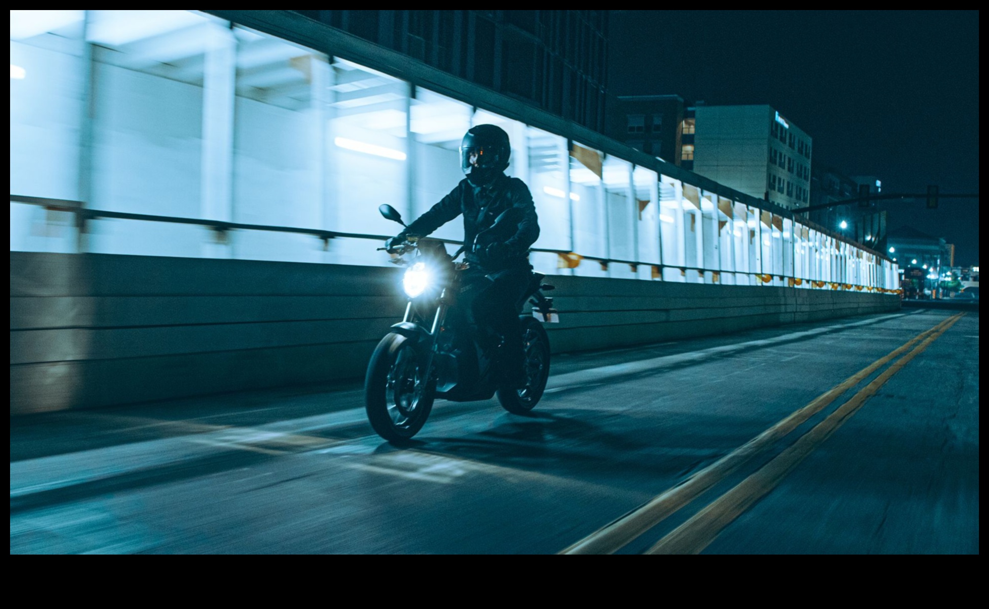 Street Savvy: Πλοήγηση σε αστικούς δρόμους με στυλ στις μοτοσυκλέτες