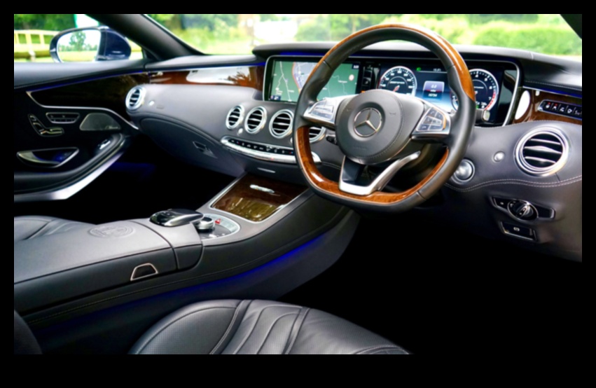 Προσαρμοσμένη άνεση: Κομψοί εσωτερικοί χώροι σε εξατομικευμένα υβριδικά αυτοκίνητα