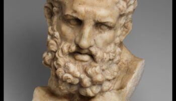 Heracles in Stone: Απεικονίζοντας τους Ηρωικούς Έργους στη Γλυπτική